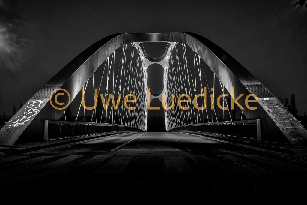 Osthafenbrücke Frankfurt – Foto-Download